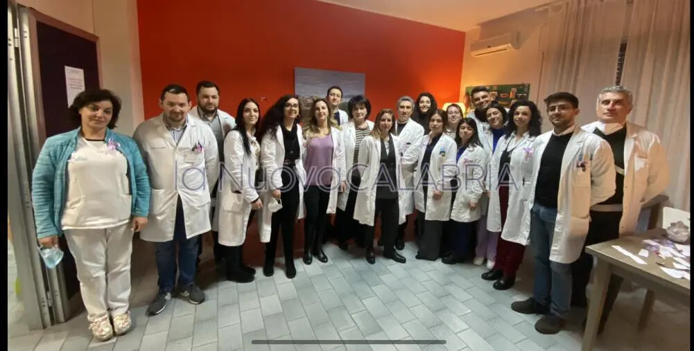 ‘Fiocchetto Lilla’: open day all’Ambulatorio di Ricerca clinica dei disturbi alimentari dell’Aou ‘Mater Domini’ di Catanzaro
images ‘Fiocchetto Lilla’: open day all’Ambulatorio di Ricerca clinica dei disturbi alimentari dell’Aou ‘Mater Domini’ di Catanzaro