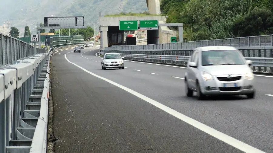 Esodo estivo, Anas: "Tre ore di attesa per gli imbarchi verso la Sicilia" images Esodo estivo, Anas: "Tre ore di attesa per gli imbarchi verso la Sicilia"