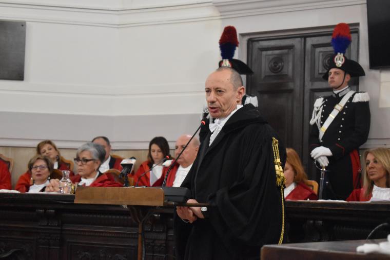 images "Caro Abramo, giù le mani dal Convitto Galluppi". Gli educatori dicono no alla trasformazione dell'Istituto in sede universitaria