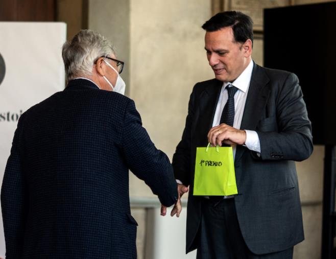 images Il poeta calabrese Vincenzo Urisini vince il Premio nazionale “Pietro Borgognoni”