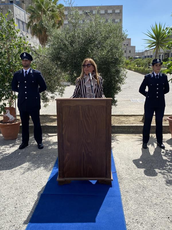 images Angela Paravati lascia la direzione del carcere di Catanzaro: il bilancio e la commozione dopo 12 anni 
