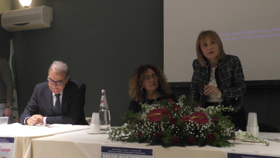 images Regionali. Angela Robbe (PD) apre la campagna elettorale: "Non un partito dell'Io, ma del Noi. Ho dimostrato concretezza"