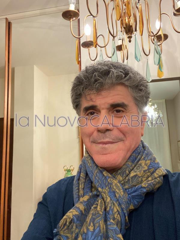 images ‘Assonanze e dissonanze’: a Catanzaro la libreria ‘Punto e a capo’ ospita l’ultimo lavoro letterario di Antonino Mento 
