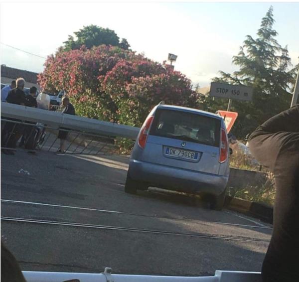 Roccelletta di Borgia. Ferraina (MSI): "Passaggio a livello in tilt. Necessario intervenire" images Roccelletta di Borgia. Ferraina (MSI): "Passaggio a livello in tilt. Necessario intervenire"