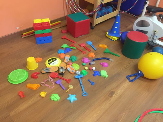 images Cirò Marina. I carabinieri sequestrano oltre 2700 articoli pericolosi: sigilli a molti giocattoli per bambini