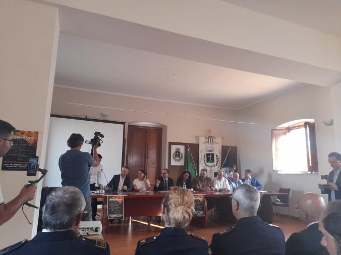 Montauro, a Palazzo Zizzi un inno alla legalità con “Però parlatene” images Montauro, a Palazzo Zizzi un inno alla legalità con “Però parlatene”