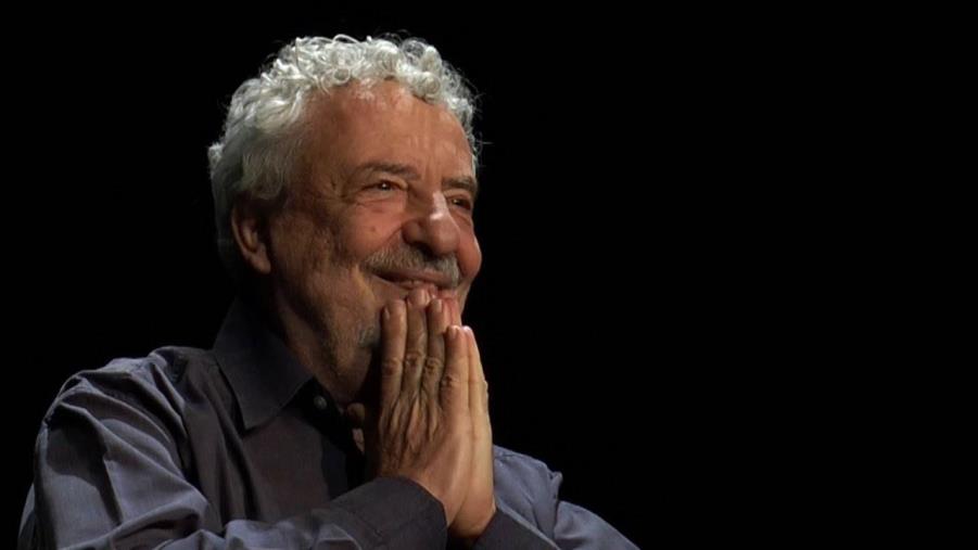 Catanzaro. "Così parlò Bellavista" inaugura la rassegna AMA Calabria, l'attore Casillo: "Un'opera ancora attuale per i giovani" images Catanzaro. "Così parlò Bellavista" inaugura la rassegna AMA Calabria, l'attore Casillo: "Un'opera ancora attuale per i giovani"