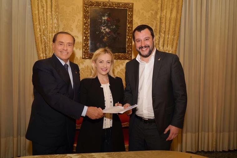Regionali. Forza Italia ha scelto Santelli, ma ancora manca l'ok degli alleati images Regionali. Forza Italia ha scelto Santelli, ma ancora manca l'ok degli alleati