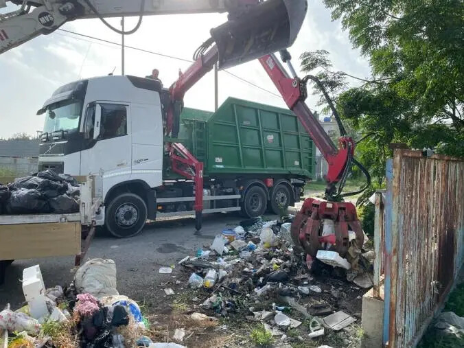 images Botricello, bonificata area capannone comunale: recuperate oltre 6 tonnellate di rifiuti