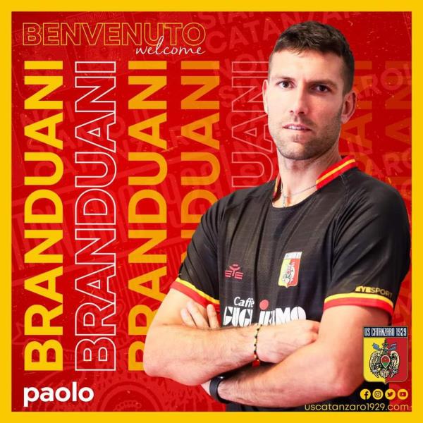 Il corsivo giallorosso. Catanzaro a Terni con una faccia "da schiaffi": ne ha presi cinque images Il corsivo giallorosso. Catanzaro a Terni con una faccia "da schiaffi": ne ha presi cinque