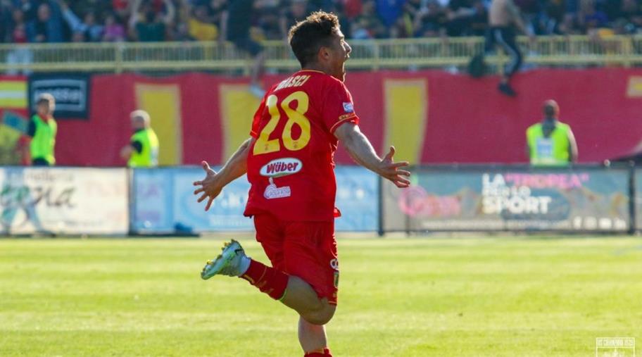 Us Catanzaro 1929, ultimi allenamenti prima della rifinitura di domani e dell'atteso esordio al Ceravolo images Us Catanzaro 1929, ultimi allenamenti prima della rifinitura di domani e dell'atteso esordio al Ceravolo