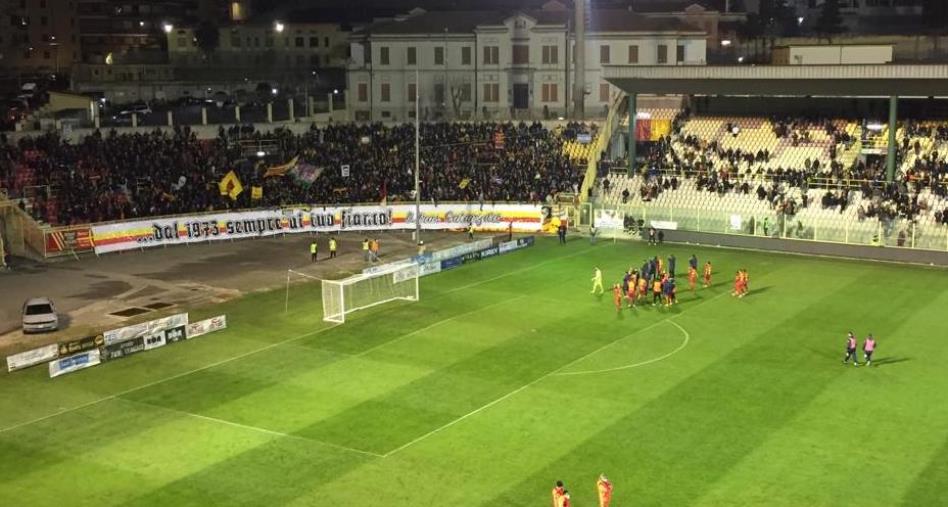 images CATANZARO vs BARI: 1-2 finale. La capolista allunga e ipoteca la vittoria del campionato