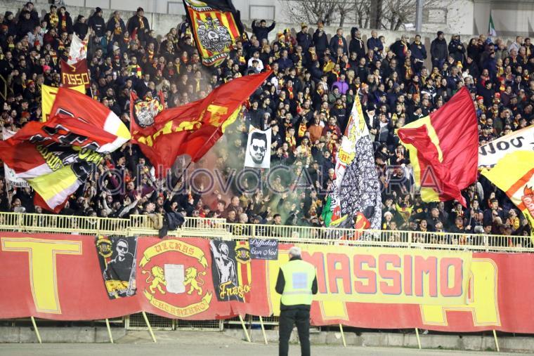 Il corsivo giallorosso, quattro gol capolavoro per confermare: al "Ceravolo" non si passa images Il corsivo giallorosso, quattro gol capolavoro per confermare: al "Ceravolo" non si passa