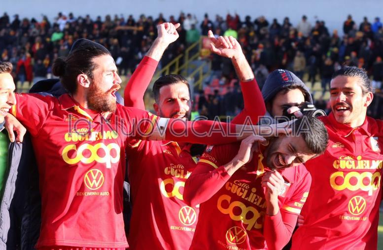 images Catanzaro-Fidelis Andria, le temperature gelide del Ceravolo si alzano a suon di goal, la fotogallery 