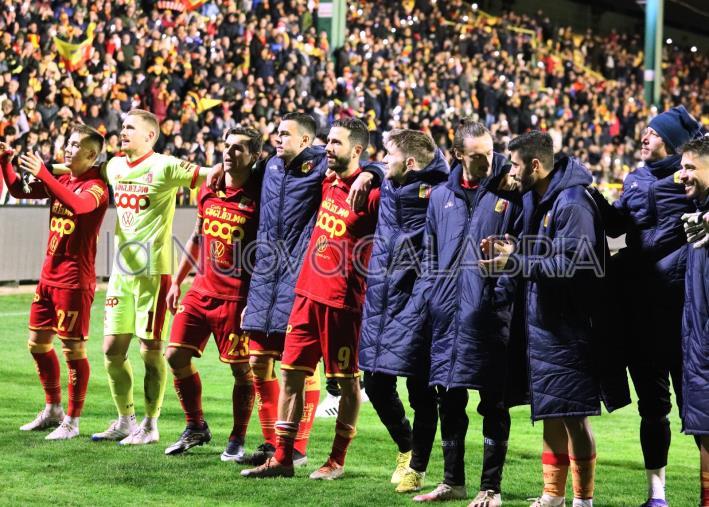 images Il corsivo giallorosso  Bene, bravi e...B. Questo è il Catanzaro (Fotogallery)