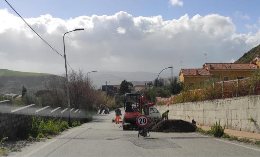 Catanzaro. "Fiume d'acqua" a Cavita: finalmente sono partiti i lavori images Catanzaro. "Fiume d'acqua" a Cavita: finalmente sono partiti i lavori