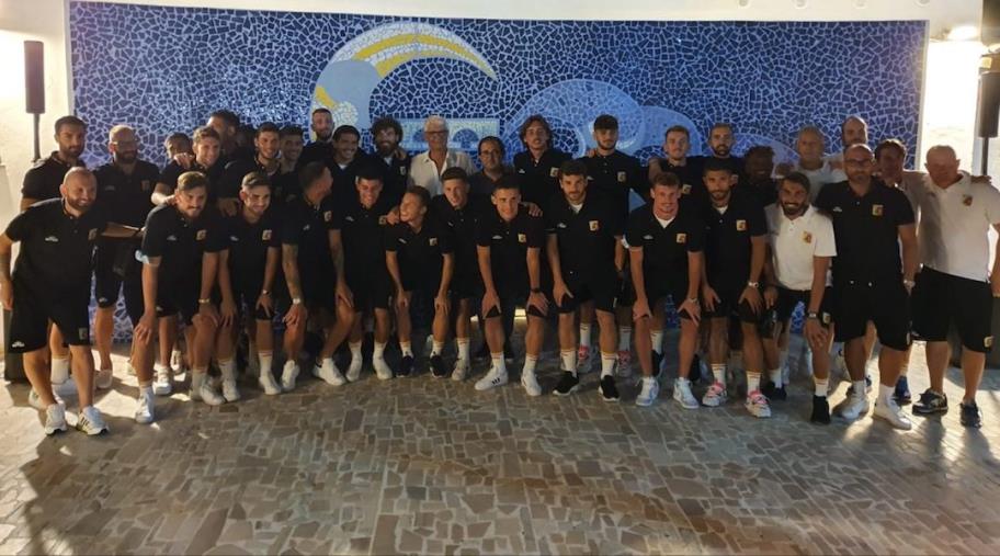 Us Catanzaro 1929, al "Blanca Cruz" per la cena sociale dei giallorossi images Us Catanzaro 1929, al "Blanca Cruz" per la cena sociale dei giallorossi