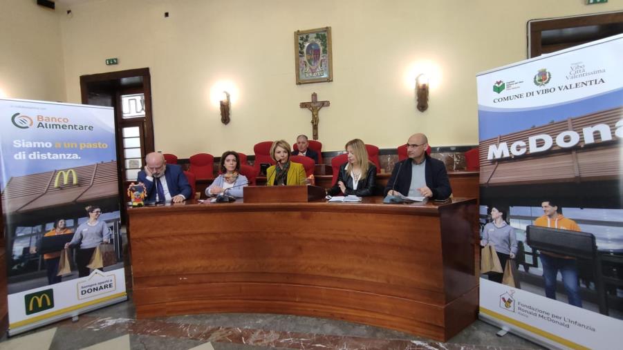 images Vibo, Comune e McDonald's offrono 200 pasti a settimana a chi più ne ha bisogno
