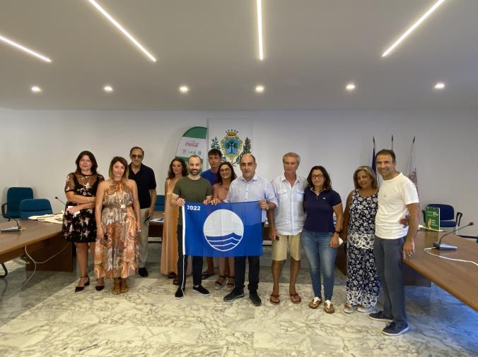 images Soverato, consegnate le Bandiere Blu agli operatori turistici
