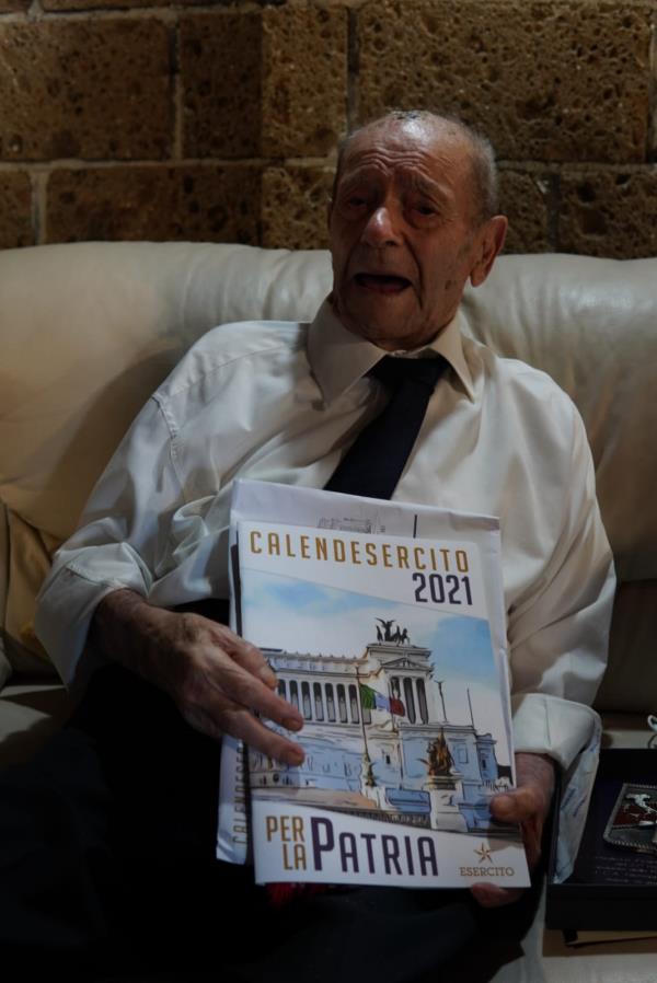 Castrovillari, l'esercito 'celebra' i cento anni di Uliano, reduce della campagna italiana in Grecia images Castrovillari, l'esercito 'celebra' i cento anni di Uliano, reduce della campagna italiana in Grecia