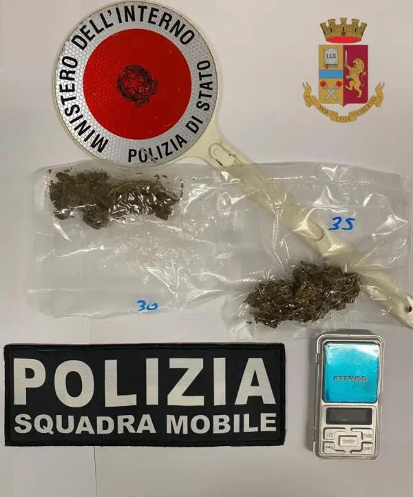 images Controlli alla movida vibonese, denunciato un giovane: deteneva droga  