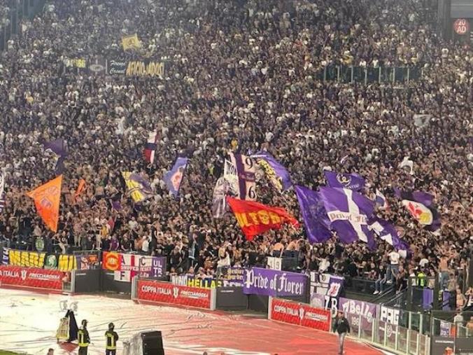 images Finale di Coppa Italia, inconfondibile presenza giallorossa in Curva Sud