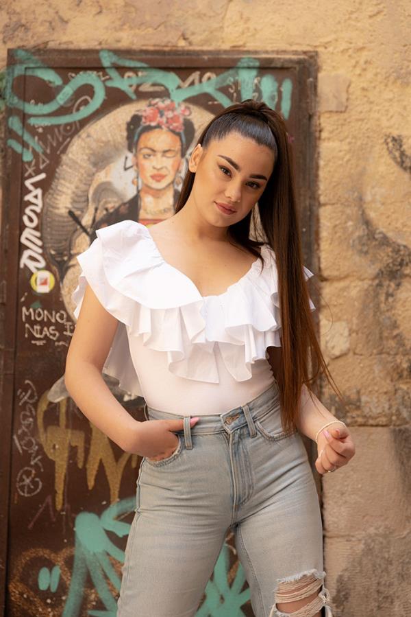 Dal 18 luglio in radio e in streaming "Savana", il nuovo singolo della giovane catanzarese Elison Curcio images Dal 18 luglio in radio e in streaming "Savana", il nuovo singolo della giovane catanzarese Elison Curcio