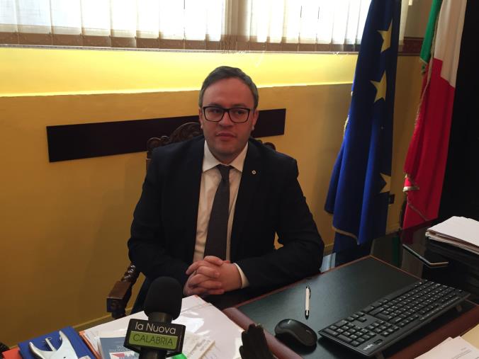 Coronavirus. Il legale del paziente risultato positivo a Catanzaro: "Abbandonato all'ospedale Pugliese". La moglie costretta a isolarsi in auto (VIDEO) images Coronavirus. Il legale del paziente risultato positivo a Catanzaro: "Abbandonato all'ospedale Pugliese". La moglie costretta a isolarsi in auto (VIDEO)