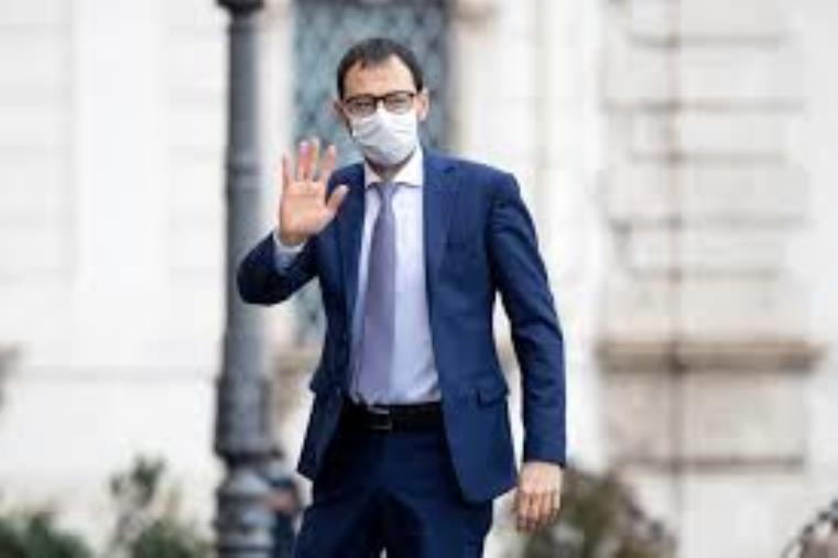 Incendi. Il ministro Patuanelli arrivato in Cittadella: incontrerà i sindaci dei Comuni colpiti images Incendi. Il ministro Patuanelli arrivato in Cittadella: incontrerà i sindaci dei Comuni colpiti