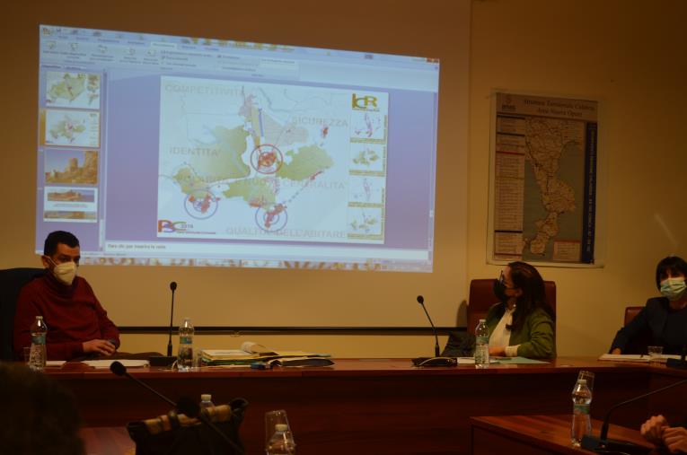 images Isola Capo Rizzuto ha il suo Piano strutturale comunale dopo 46 anni di attesa  