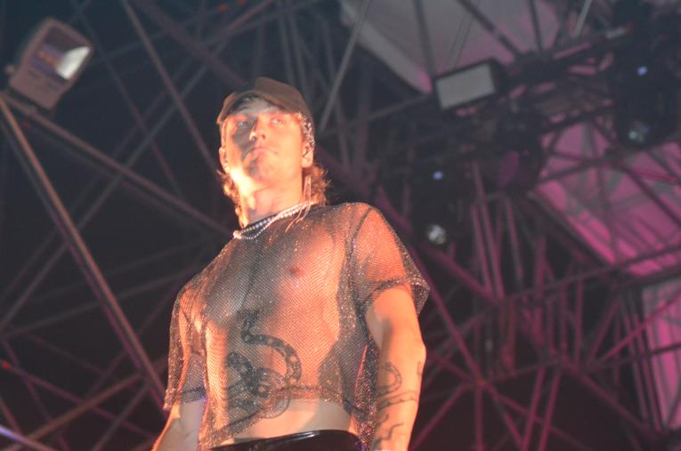 images Le Castella, successo per il concerto di Irama. Il sindaco: "Grandi nomi muovono l'economia"