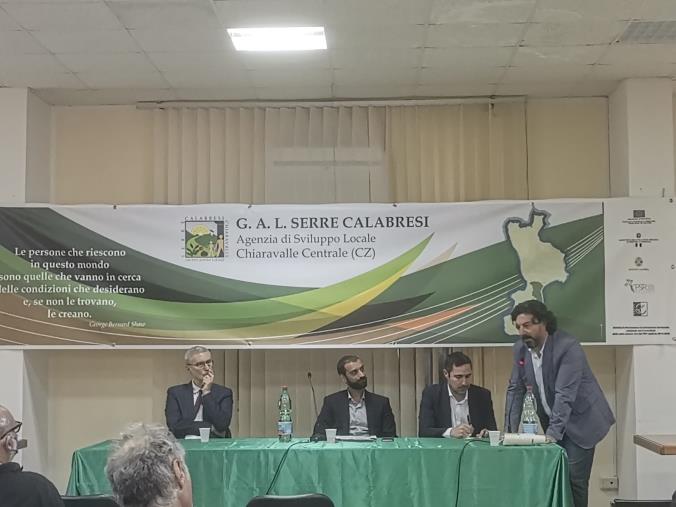 A Chiaravalle l'impegno di Laghi e Alecci: "No parchi eolici in danno del territorio" images A Chiaravalle l'impegno di Laghi e Alecci: "No parchi eolici in danno del territorio"