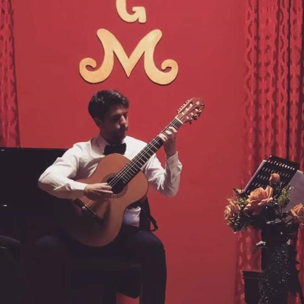 images Il chitarrista Daniel Dramisino sarà ospite di AMA Calabria con il suo recital a Trebisacce