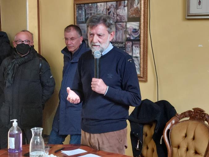 Donato: "Vinceremo tranquillamente al ballottaggio. Sarebbe un delitto ingarbugliare il quadro politico con patti scellerati" images Donato: "Vinceremo tranquillamente al ballottaggio. Sarebbe un delitto ingarbugliare il quadro politico con patti scellerati"