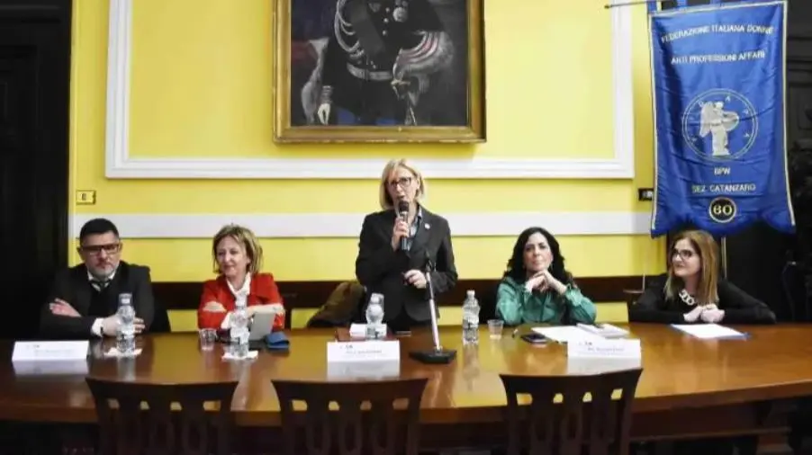 images Catanzaro, abuso su minori al centro del nuovo libro di Annita Vitale