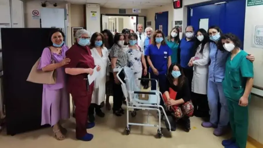 Catanzaro, una donazione al reparto di Oncologia in ricordo della docente Patrizia Cristofalo images Catanzaro, una donazione al reparto di Oncologia in ricordo della docente Patrizia Cristofalo