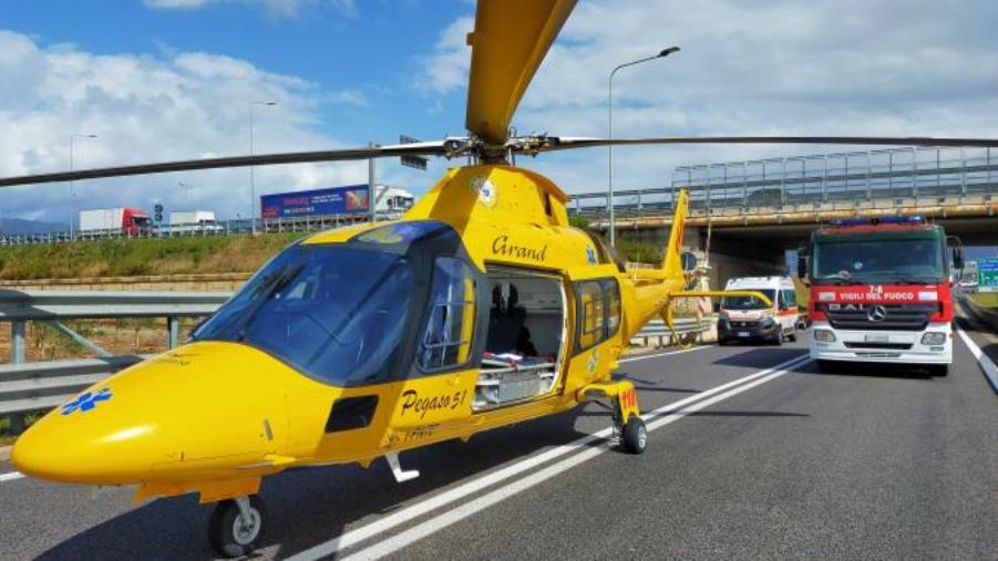 images Tragico incidente sul tratto cosentino della Statale 106: un morto ed un ferito grave