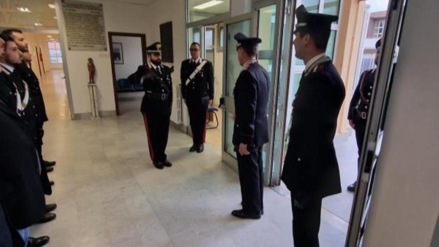 images Visita del Comandante Interregionale dei Carabinieri alla Caserma di Cirò Marina