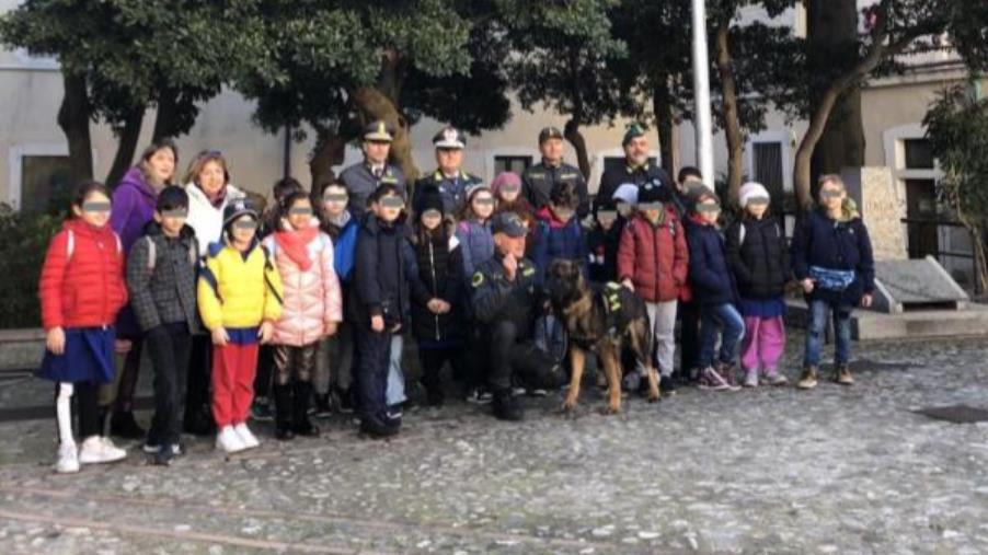 images Catanzaro, la Guardia di Finanza apre le porte ai bimbi del Convitto 'Galluppi'