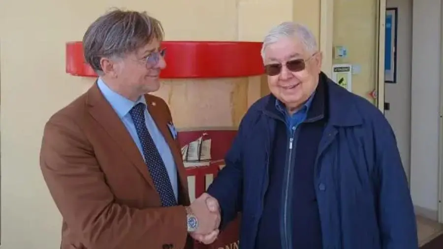 Il presidente della Camera di Commercio Pietro Falbo in visita allo stabilimento di Callipo images Il presidente della Camera di Commercio Pietro Falbo in visita allo stabilimento di Callipo