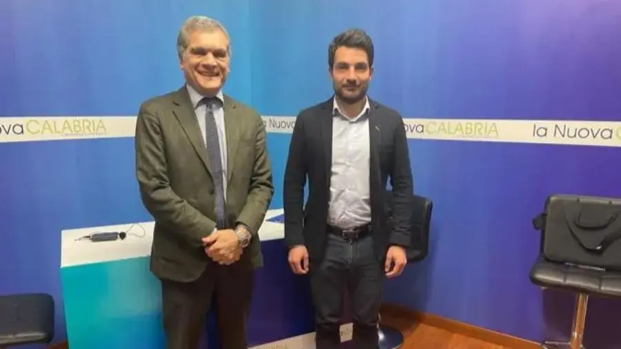 images Catanzaro Capitale, verde e rifiuti sotto i riflettori: in studio l'assessore Casalinuovo 