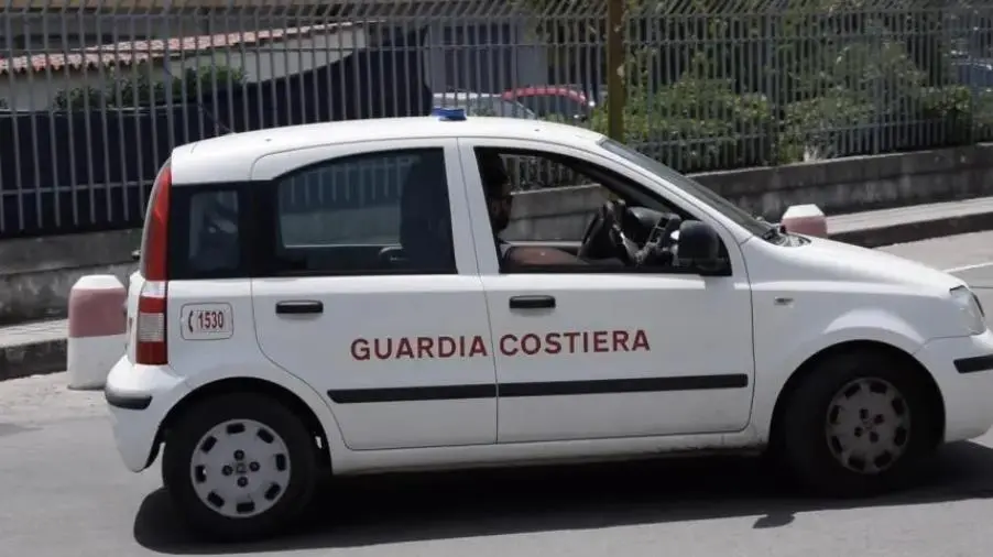 Sequestrata una struttura balneare nel Crotonese: concessione scaduta per l'occupazione del suolo