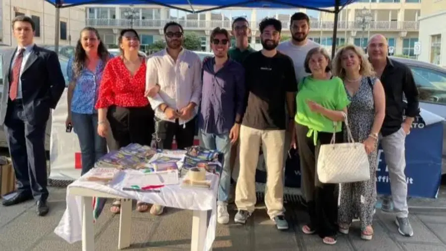 Raccolta firme contro l'utero in affitto: anche a Catanzaro FdI
promuove una proposta di legge images Raccolta firme contro l'utero in affitto: anche a Catanzaro FdI
promuove una proposta di legge