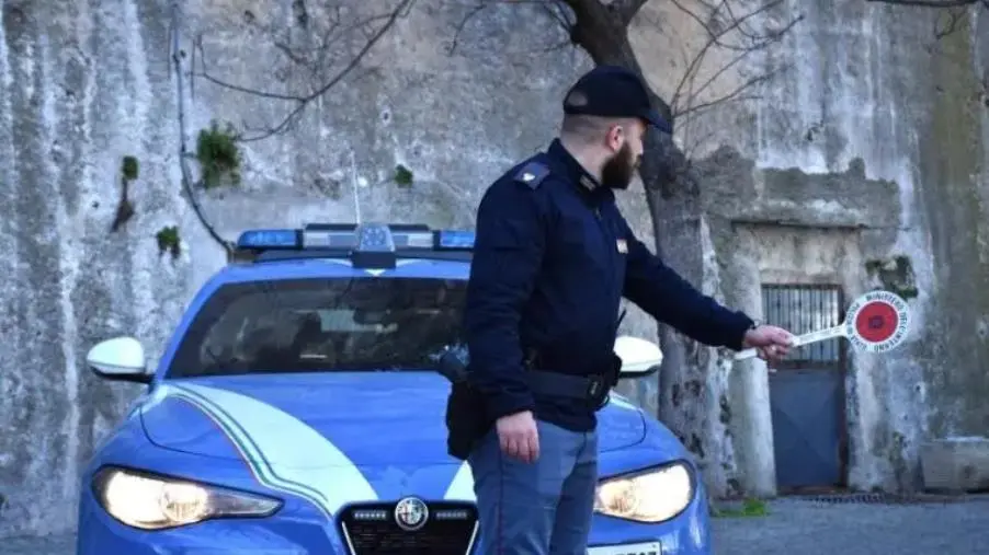 Crotone, controlli ad attività commerciali: rilevate irregolarità images Crotone, controlli ad attività commerciali: rilevate irregolarità