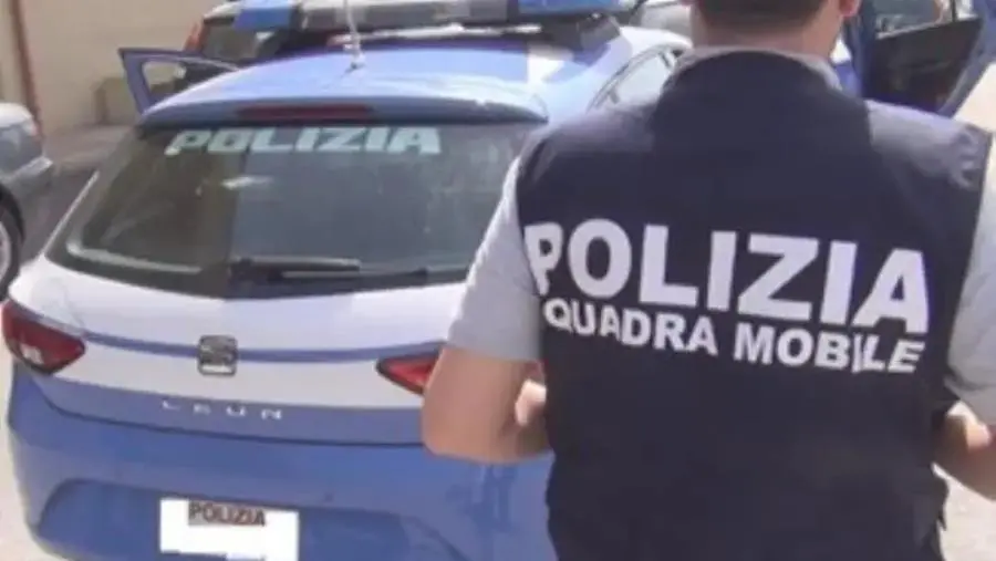 images Crotone, botte alla compagna per gelosia: allontanato dalla famiglia