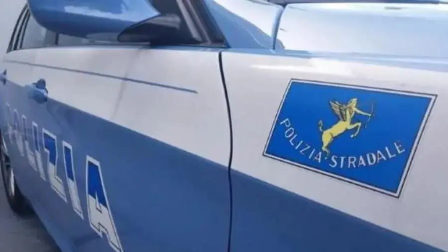 images Sicurezza stradale, procede la campagna di prevenzione della Polizia anche nel Catanzarese