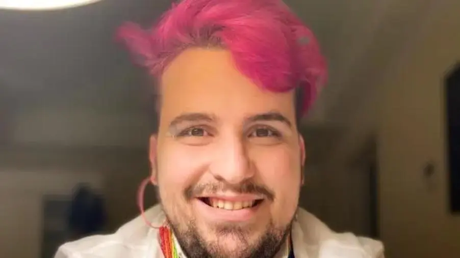 images “Volevo essere la Barbie": a Palmi il libro sulla storia di Davide Sgrò e "ordinarie omofobie"