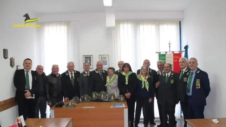 La Guardia di Finanza di Catanzaro inaugura la nuova sede della Sezione A.N.F.I. images La Guardia di Finanza di Catanzaro inaugura la nuova sede della Sezione A.N.F.I.