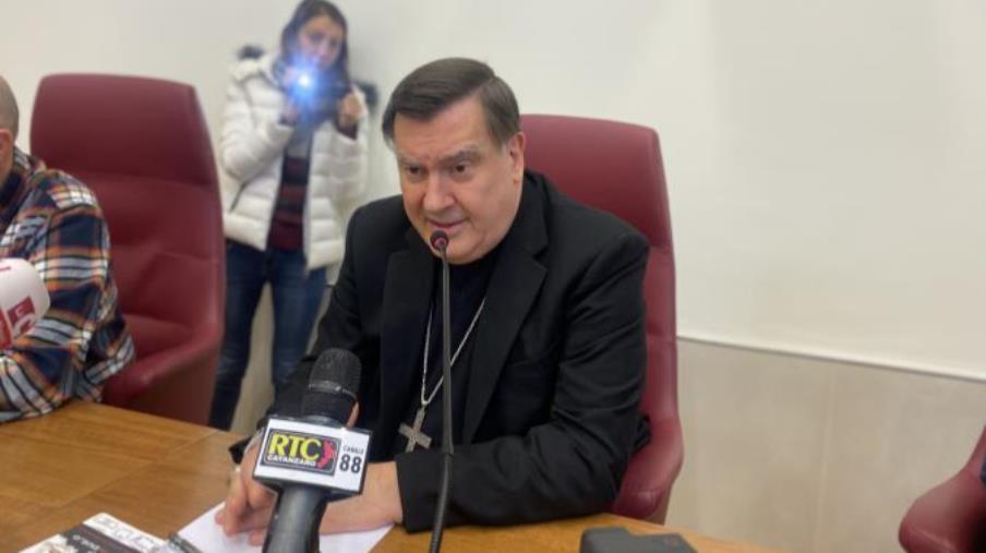 images Catanzaro, il Vescovo porta un regalo di Natale alla città: “A inizio anno dovrebbero partite i lavori del Duomo”