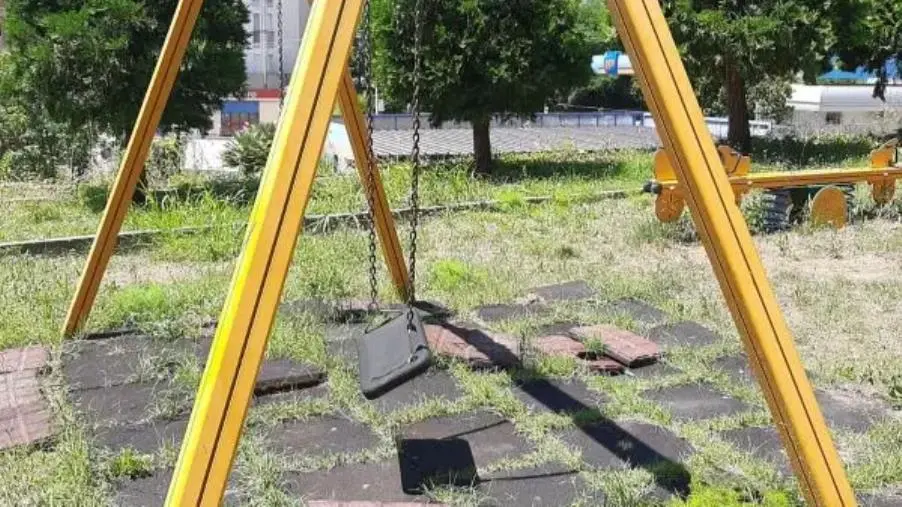 Parco giochi di Pontepiccolo a Catanzaro: i bimbi attendono che sia agibile images Parco giochi di Pontepiccolo a Catanzaro: i bimbi attendono che sia agibile